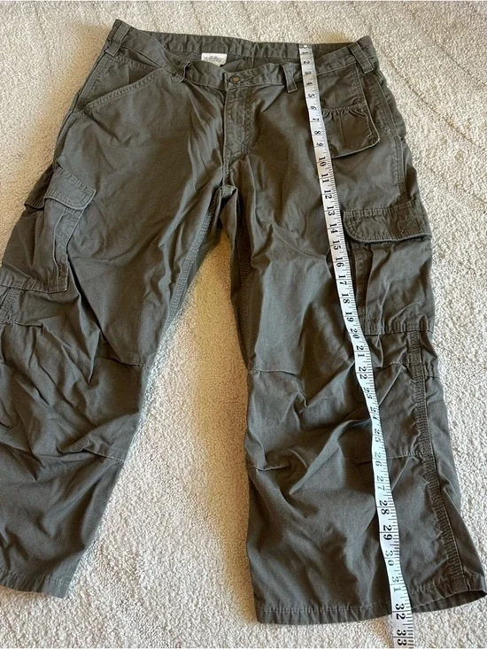 Carhartt Women’s Cropped Cargo Pants - Picture 2 of 6